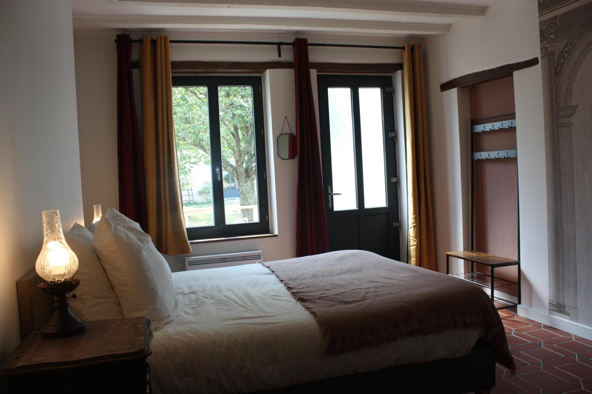 Les Chambres D'Emma Le Liege 外观 照片