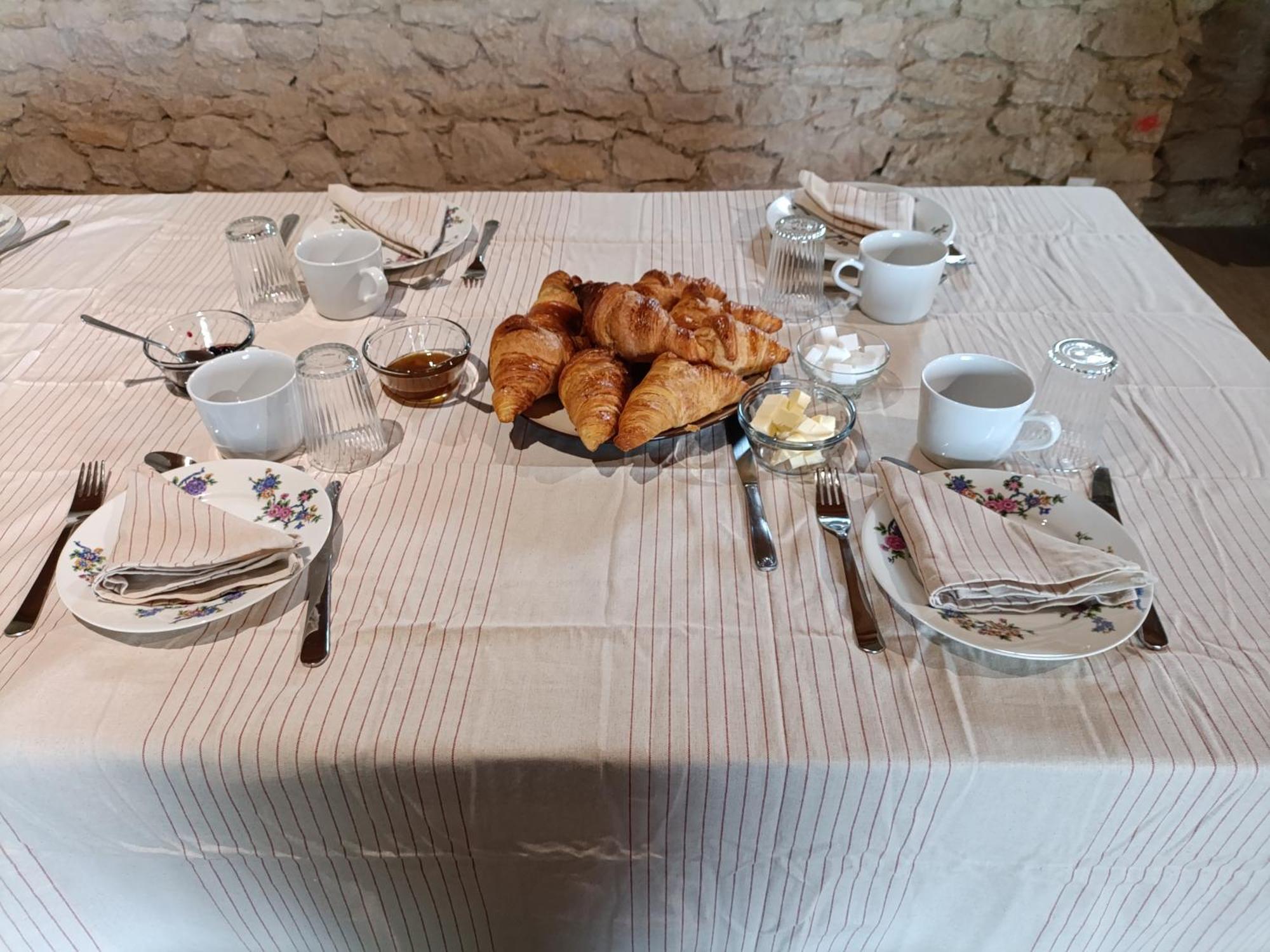 Les Chambres D'Emma Le Liege 外观 照片